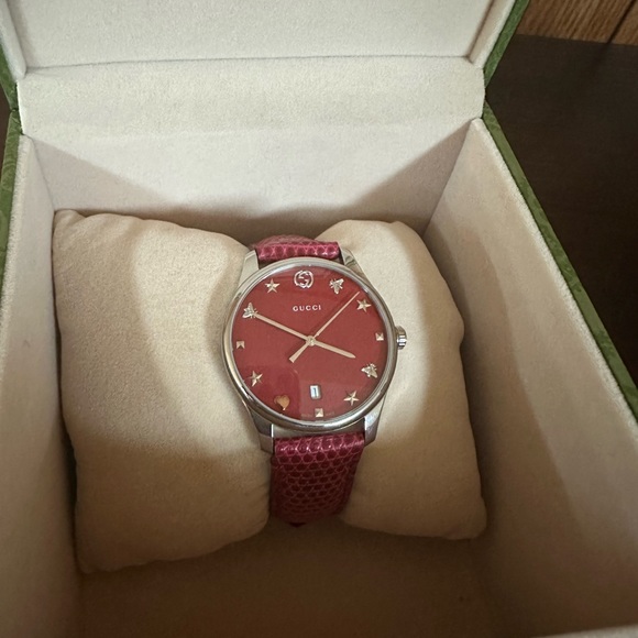 36mm Gucci G-Timeless Red Mother of Pearl with Lizard Strap - Picture 4 of 8